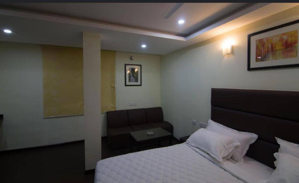 Ample Yard Hotel Chennai Luaran gambar