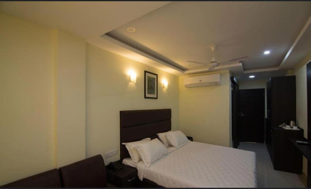 Ample Yard Hotel Chennai Luaran gambar