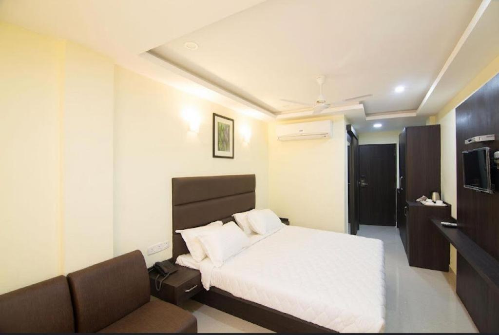 Ample Yard Hotel Chennai Luaran gambar