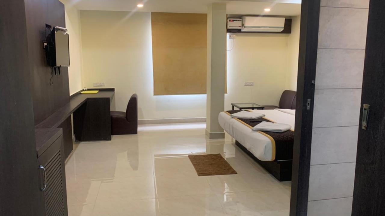 Ample Yard Hotel Chennai Luaran gambar