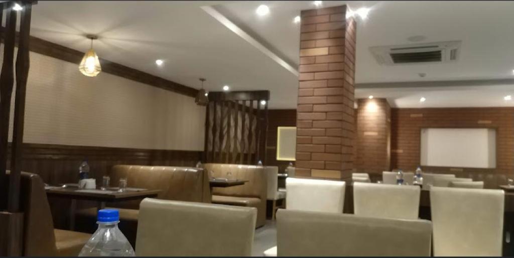 Ample Yard Hotel Chennai Luaran gambar