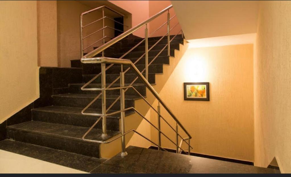 Ample Yard Hotel Chennai Luaran gambar